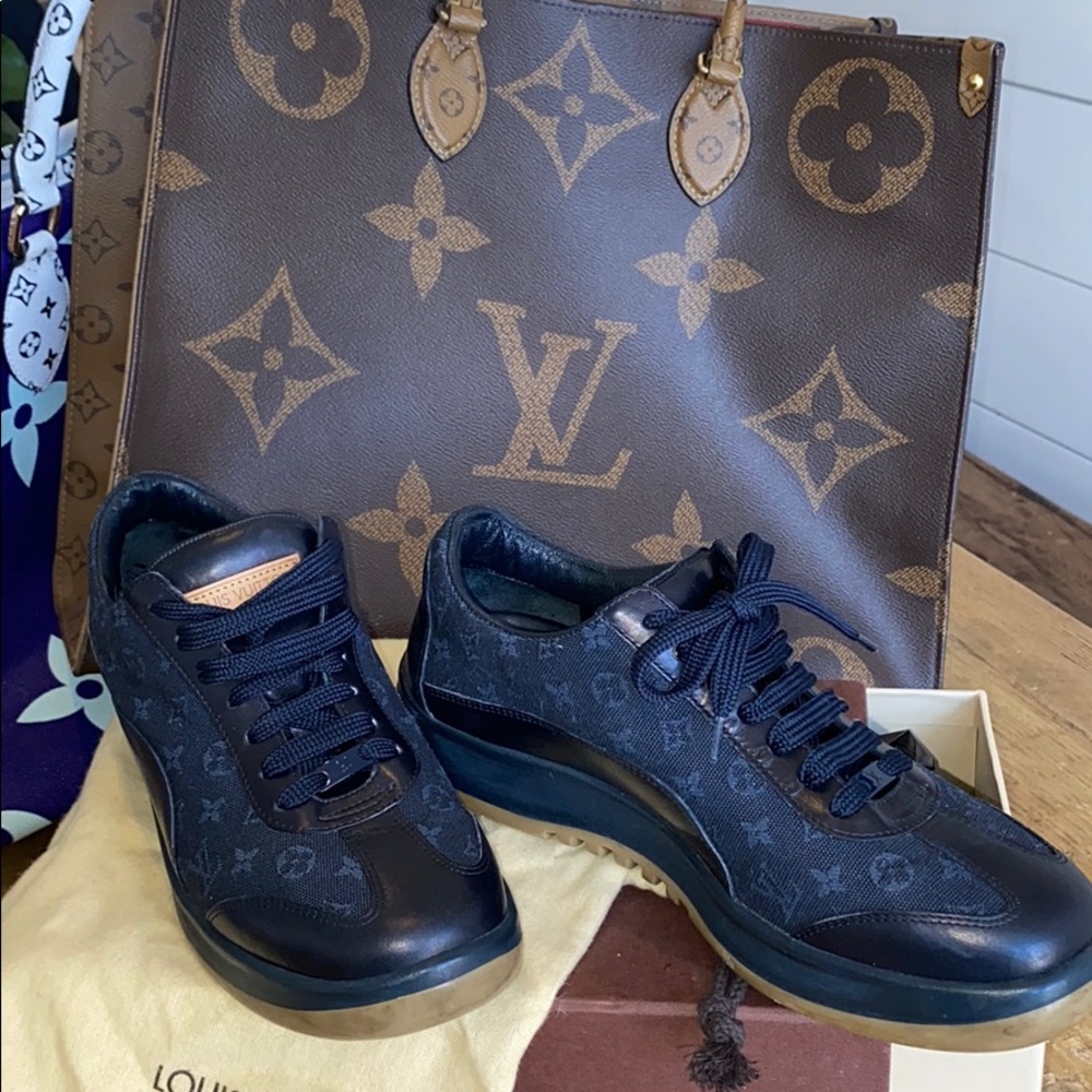 AUTHENTIC LV navy monogram canvas & leather sneaks